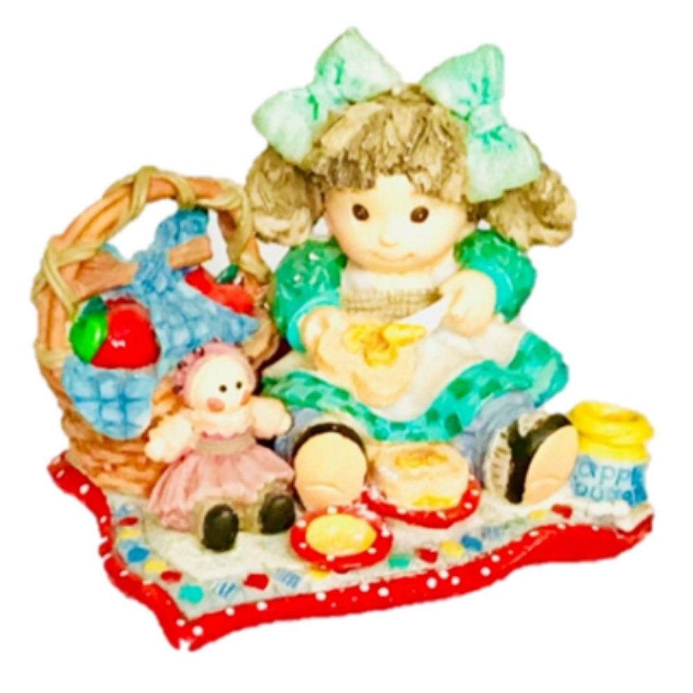 1994 Enesco Applause Spread God's Blessings Figurine